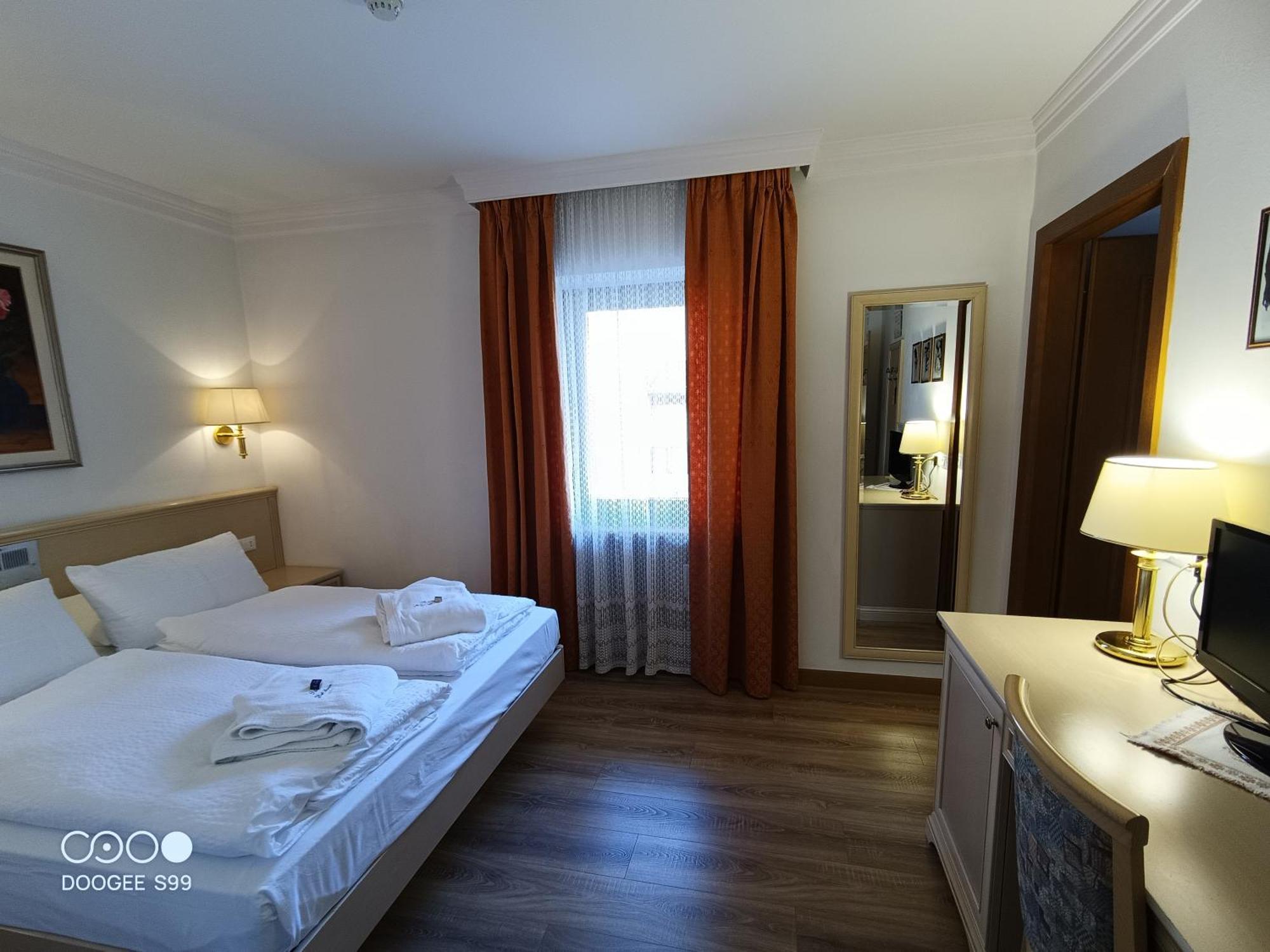 Park Hotel Arnica 法尔西德 外观 照片